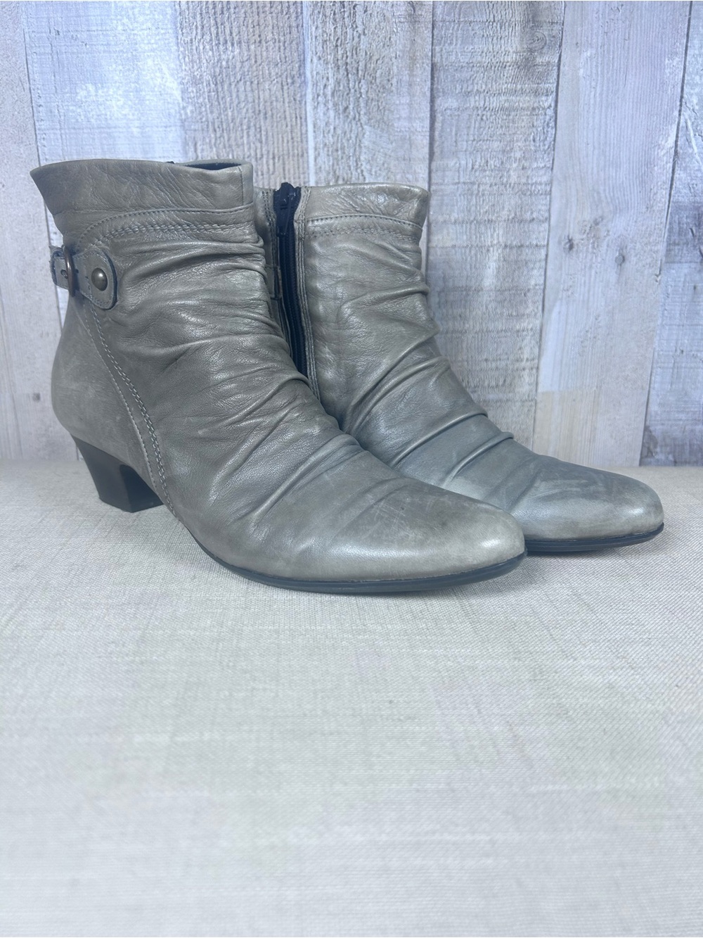 Clarks Grey Leather Ruched Buckle Full Zipper Ankle Boots Booties Size 7.5M
